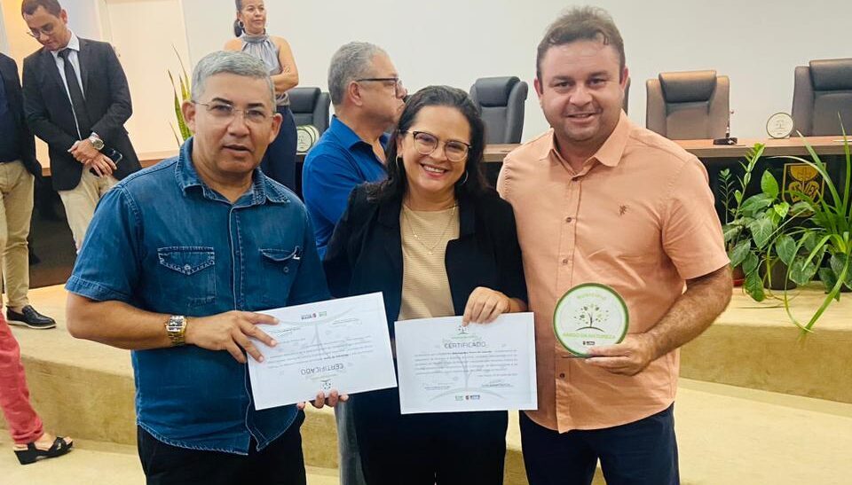 Vereadores Daniel Lêla e Arymatéia Silva representam Sumé na entrega do Selo Amigo da Natureza, em João Pessoa