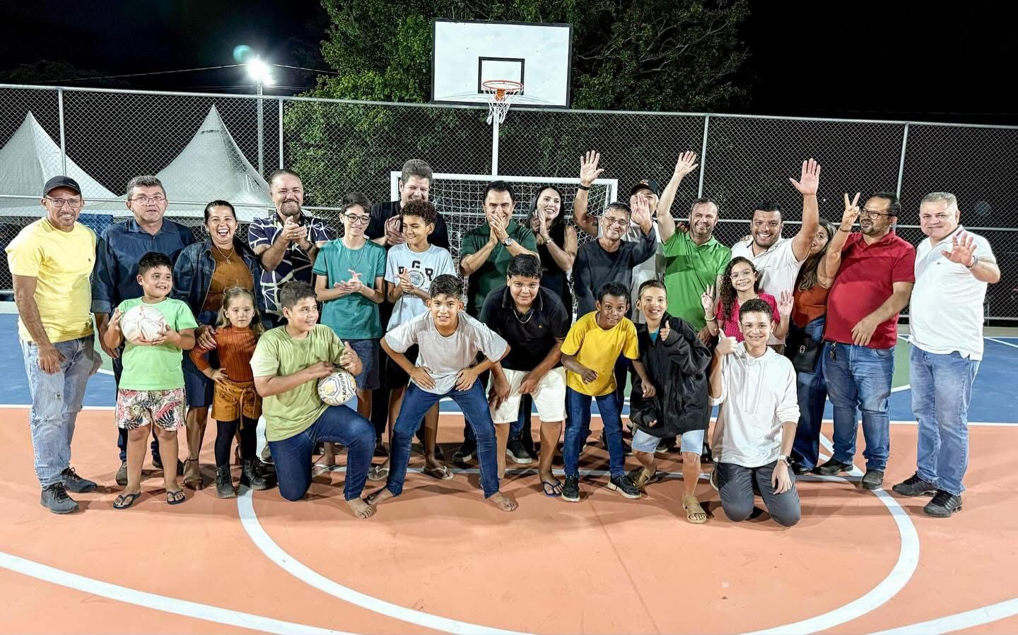 Prefeito Dr. Júnior entrega quadra poliesportiva no Sítio Dependência e reforça compromisso com o desenvolvimento de Ouro Velho