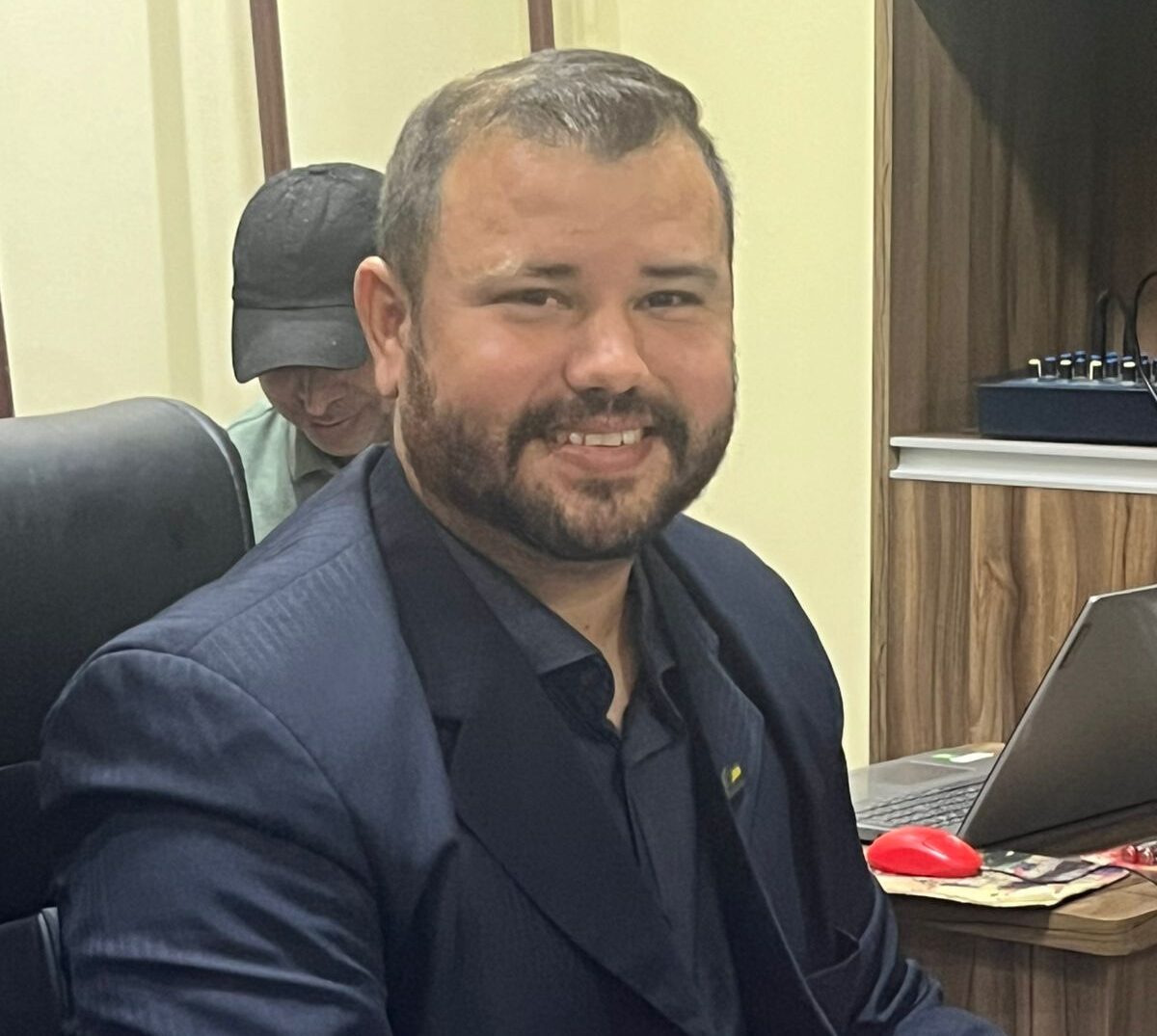 SUMÉ: Vereador Ruan Pereira propõe que máquinas de costura sejam disponibilizadas para que costureiras trabalhem em casa