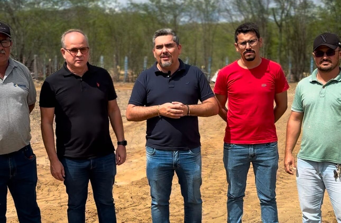 Prefeito Nelsinho assina ordem de serviço e Coxixola ganhará moderno Centro de Natação e Hidroginástica