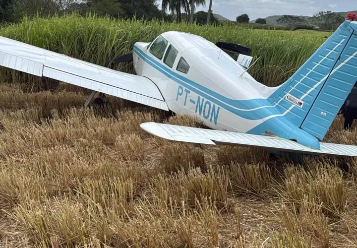 Avião com o prefeito Cícero Lucena faz pouso de emergência na Paraíba