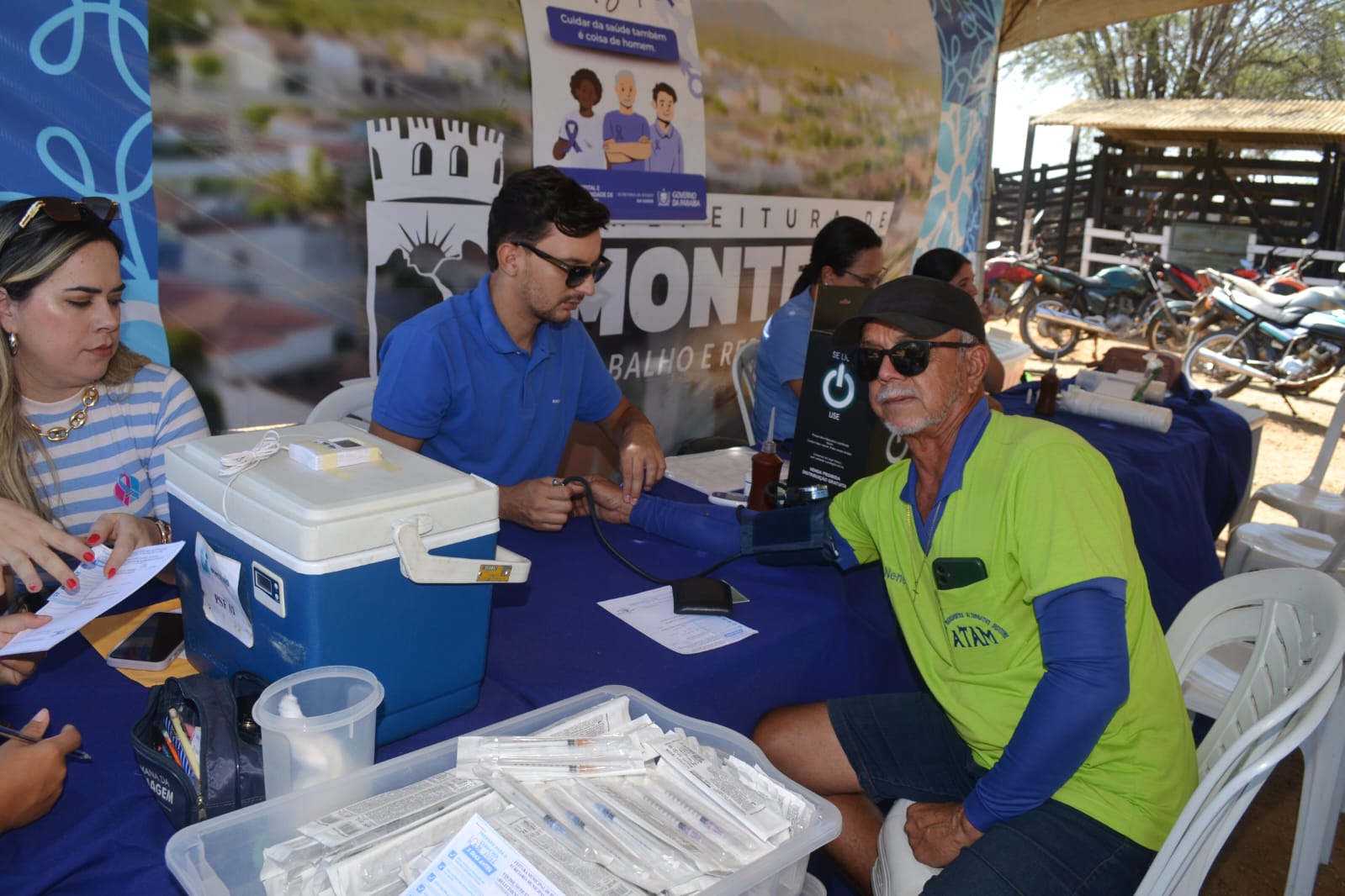 Na Feira de Gado de Monteiro: Ação em alusão ao Novembro Azul leva palestra e serviços de saúde à população