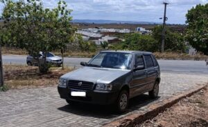 Suspeito foi preso quando tentava fugir para PE de carro (Foto: Polícia Militar)