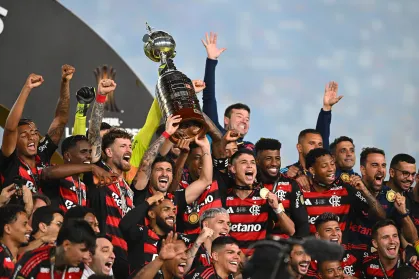 Flamengo vence Palmeiras e entra para história com tetra da Libertadores