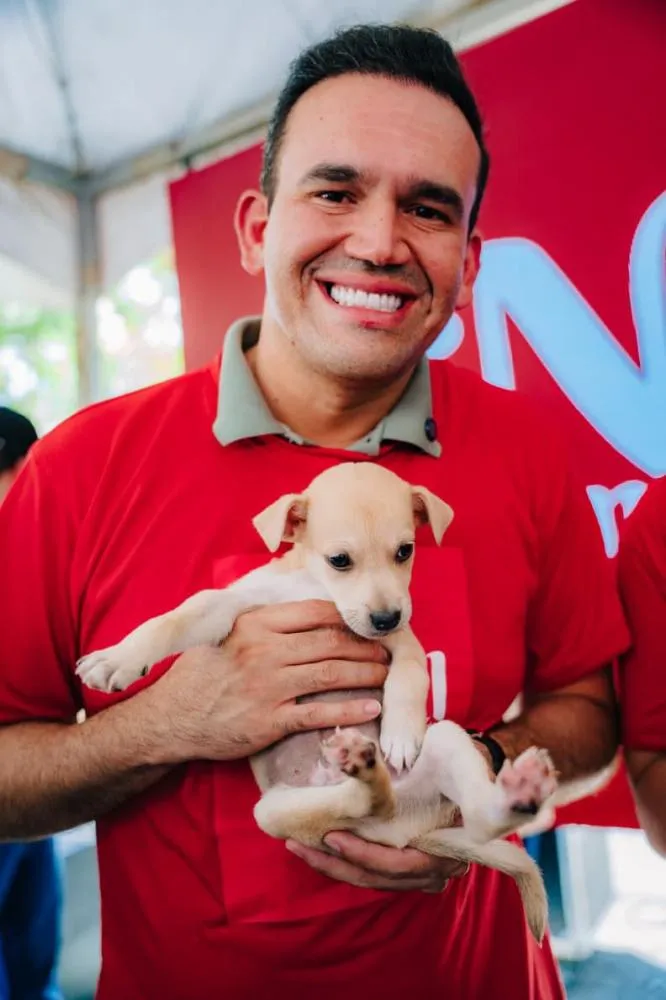Doutor Jhony reforça compromisso com a causa animal no Dia D do ‘Natal Sem Fome Pet’ em Campina Grande