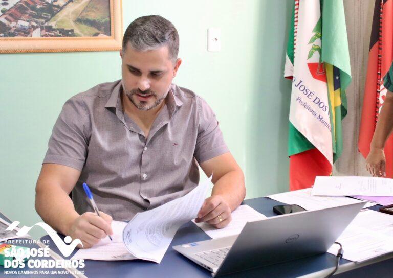 Prefeitura de São José dos Cordeiros paga 13º a todos os servidores e anuncia salário de dezembro