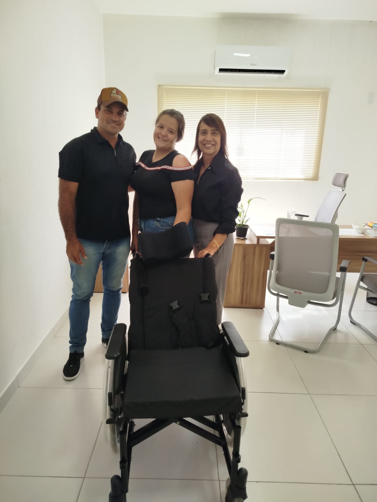 SUMÉ: Vereador Bruno Duarte garante entrega de cadeiras de rodas em parceria com o Governo da Paraíba