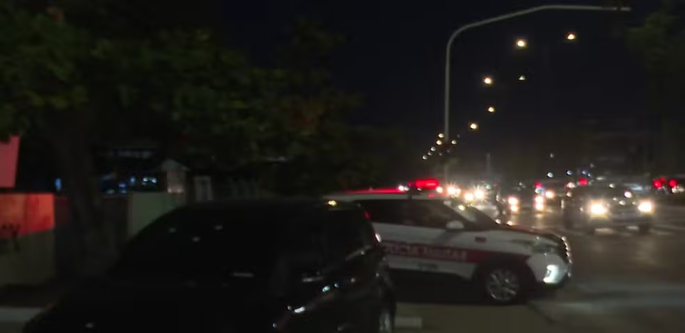 Policial militar é atropelado e quatro suspeitos são baleados durante perseguição, na Paraíba