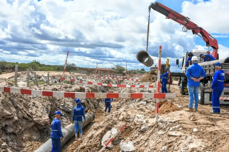 NO CARIRI: Homem sofre choque elétrico durante obra da Transparaíba