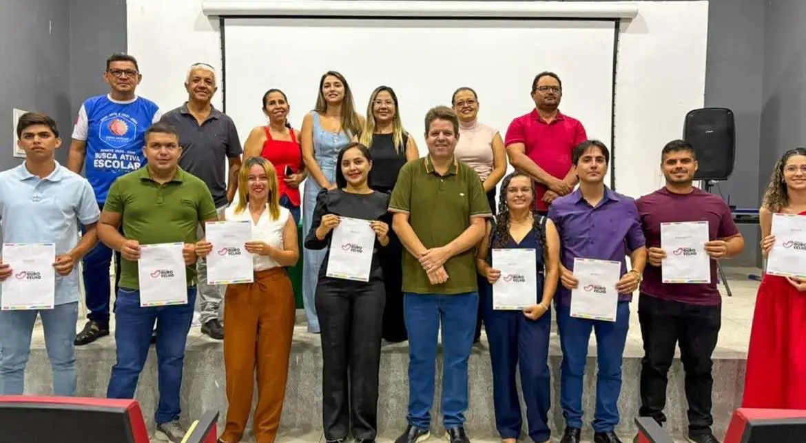 Prefeito Dr. Júnior empossa novos concursados na 2ª convocação e reforça valorização do serviço público em Ouro Velho