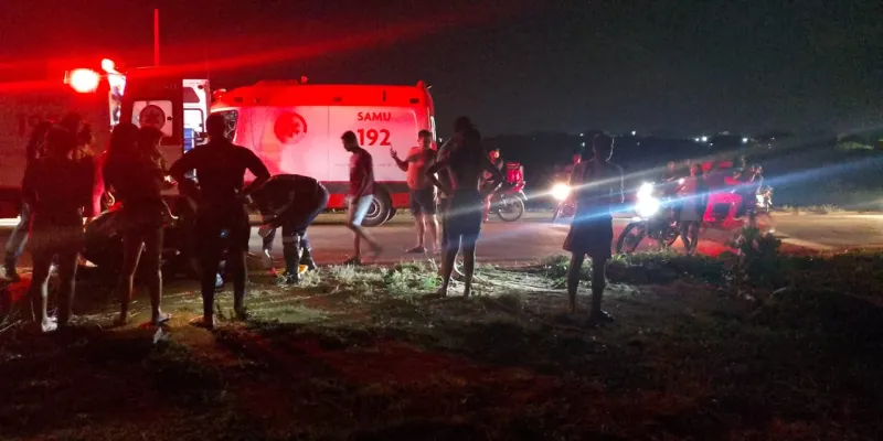 Animal solto na BR-412 provoca acidente e duas pessoas ficam feridas, em Monteiro