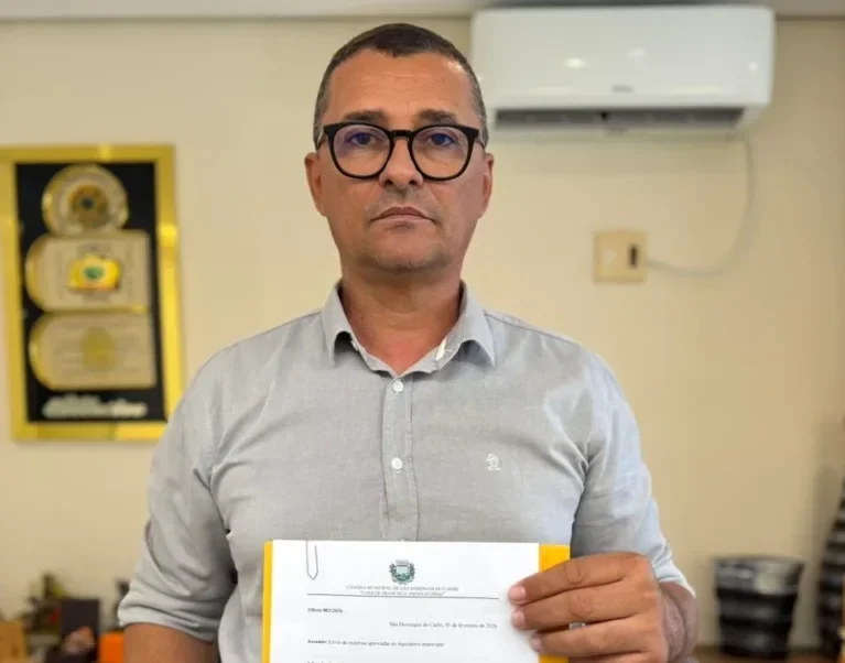 Valorizando os professores, prefeito Onildo Lindberg anuncia reajuste de 10% para o magistério em São Domingos do Cariri