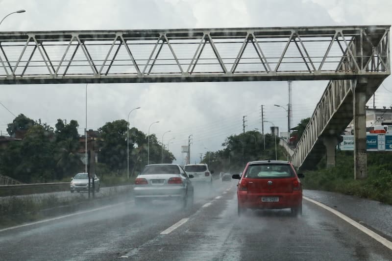 Inmet alerta para chuvas intensas em 94 cidades paraibanas, neste fim de semana
