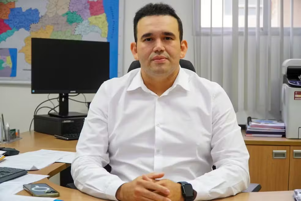 Dr. Jhony critica denúncia sobre merenda escolar em Campina Grande e cobra providências
