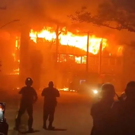 Incêndio causa danos a prédio da Universidade Federal de Pernambuco